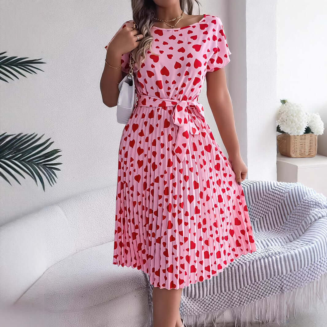Casual Contrast Color Love Heart Short Sleeve Waist-controlled Pleated Dress