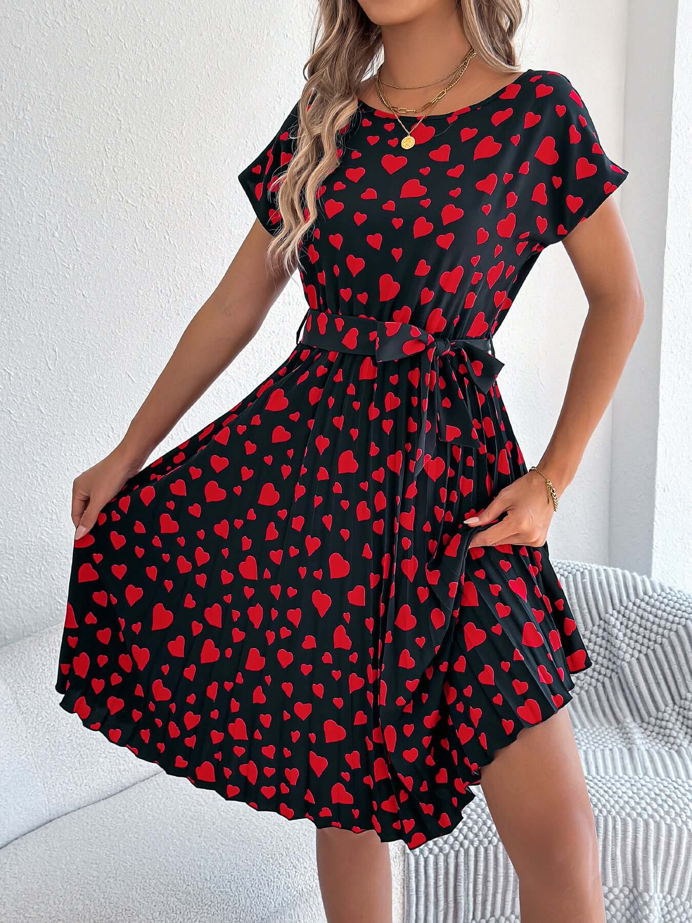 Casual Contrast Color Love Heart Short Sleeve Waist-controlled Pleated Dress