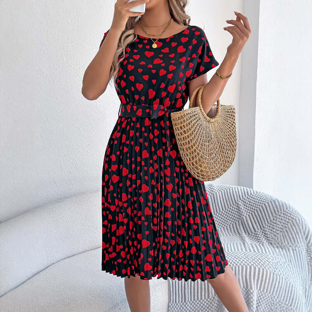 Casual Contrast Color Love Heart Short Sleeve Waist-controlled Pleated Dress