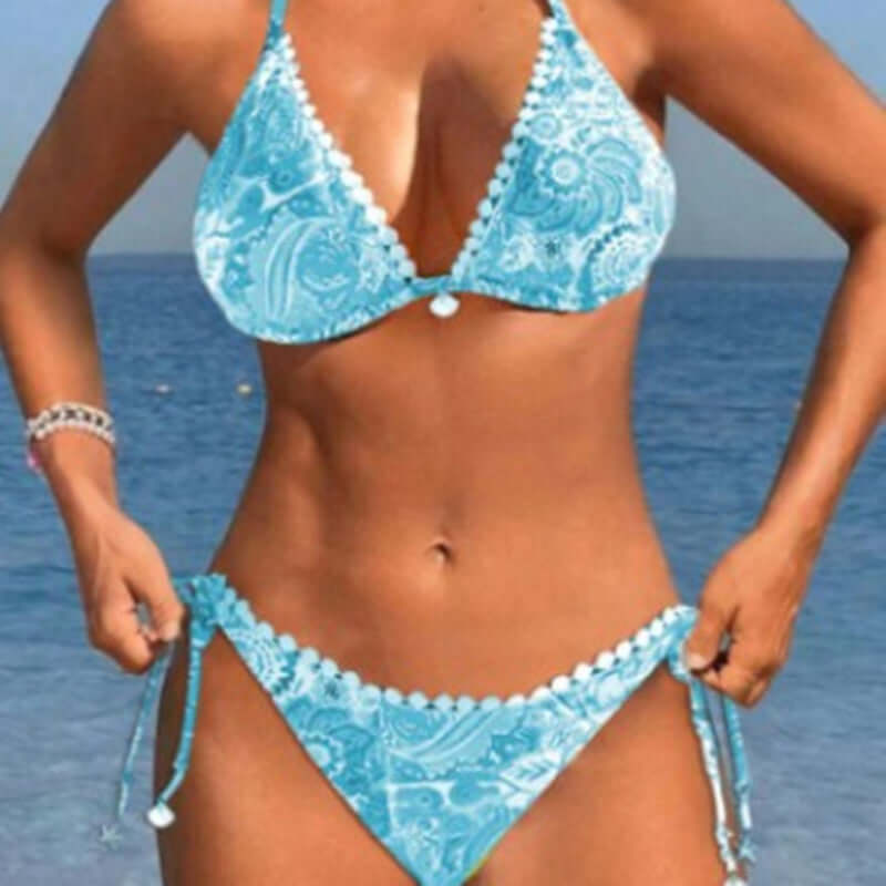 Women's swimwear: colorful bikini split swimsuit with paisley print, ideal for swimming and wading by the beach.