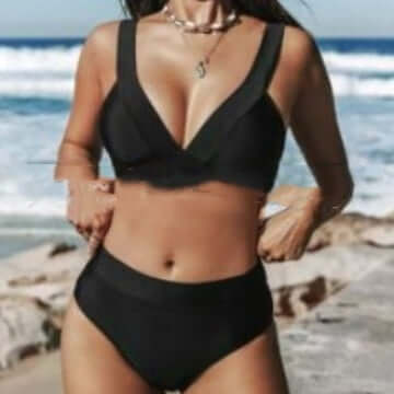 Women&#39;s solid color sexy slim bikini in black, ideal for summer beach days and stylish swimwear.