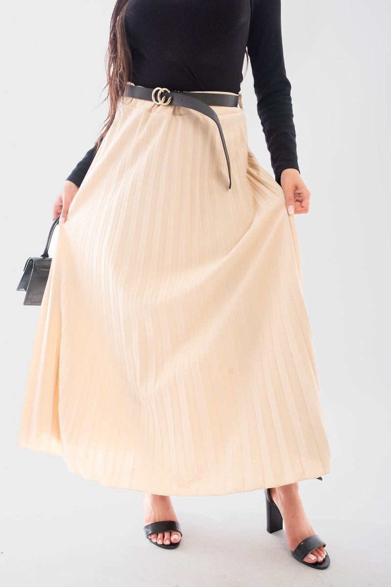 Belted maxi length pleated skirt in organic cotton, featuring a relaxed fit for stylish comfort.